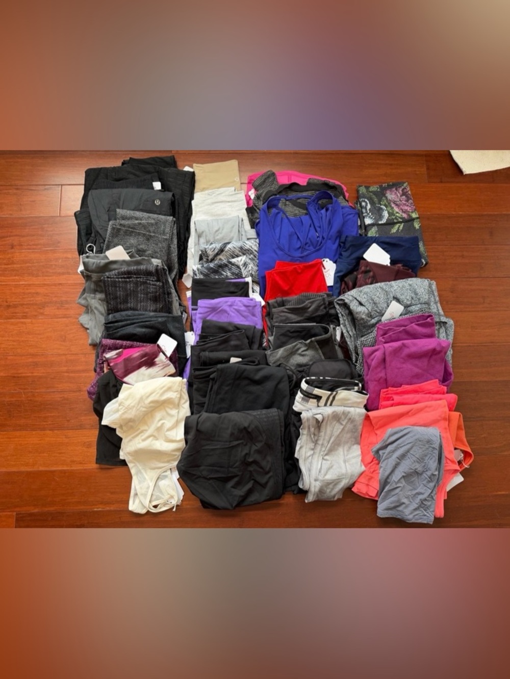 Lululemon clothing bundle (40 pieces)